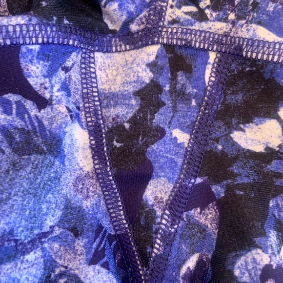 Lole Cropped Leggings - Picture 7 of 8